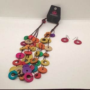 Paparazzi Necklace/Earrings Set. Wooden Multicolored